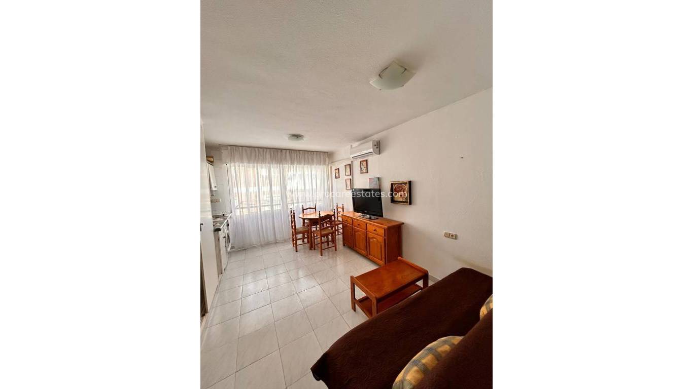 Resale - Apartment - Torrevieja - Torrevieja Center