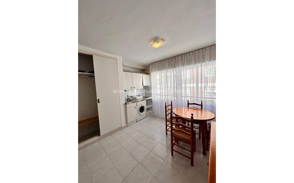 Resale - Apartment - Torrevieja - Torrevieja Center