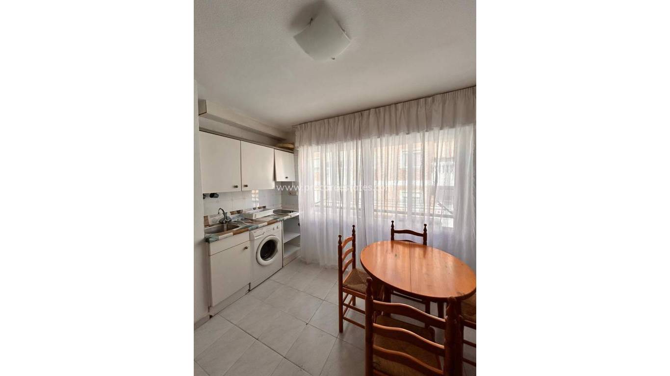 Resale - Apartment - Torrevieja - Torrevieja Center