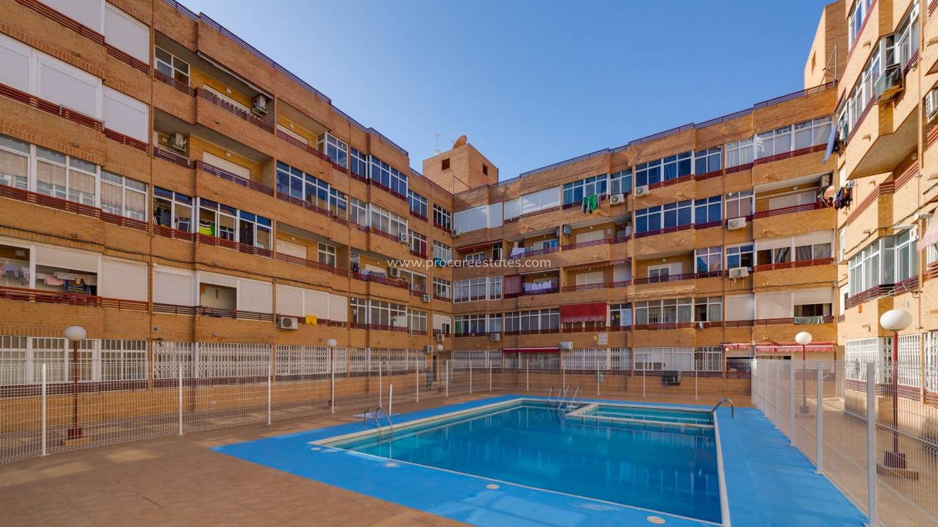 Resale - Apartment - Torrevieja - Torrevieja Center