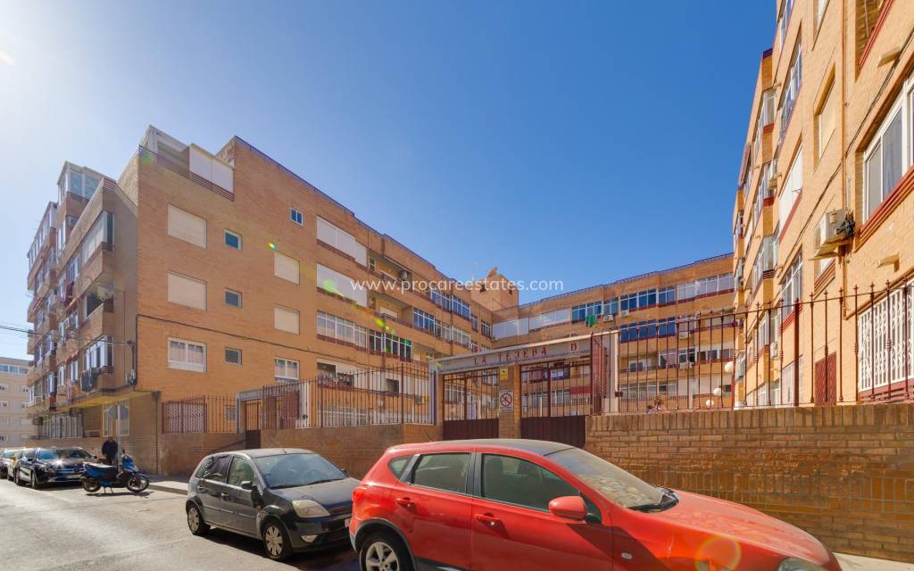 Resale - Apartment - Torrevieja - Torrevieja Center