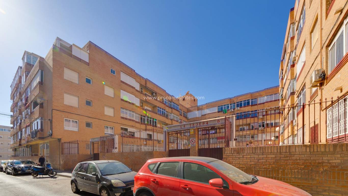 Resale - Apartment - Torrevieja - Torrevieja Center