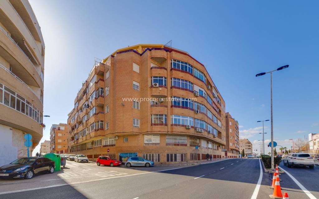 Resale - Apartment - Torrevieja - Torrevieja Center