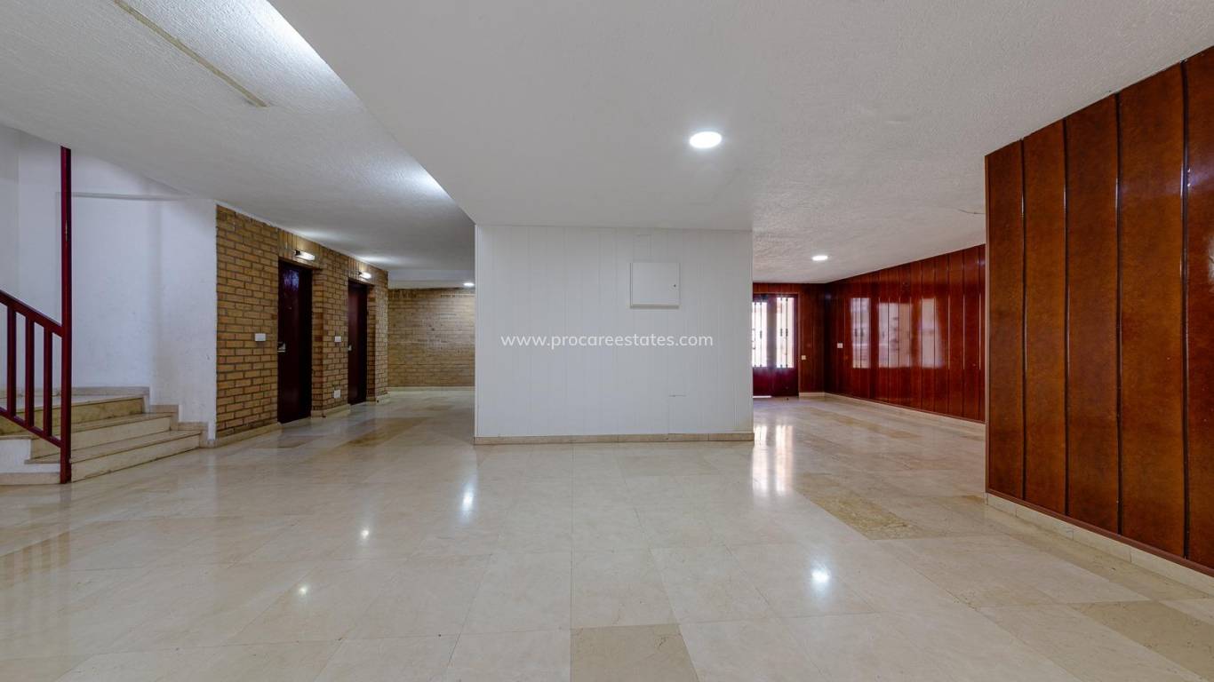 Resale - Apartment - Torrevieja - Torrevieja Center