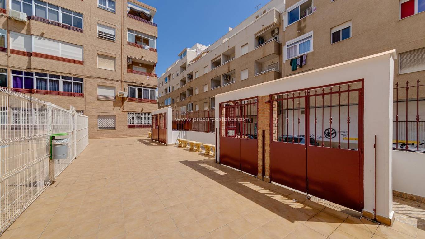 Resale - Apartment - Torrevieja - Torrevieja Center