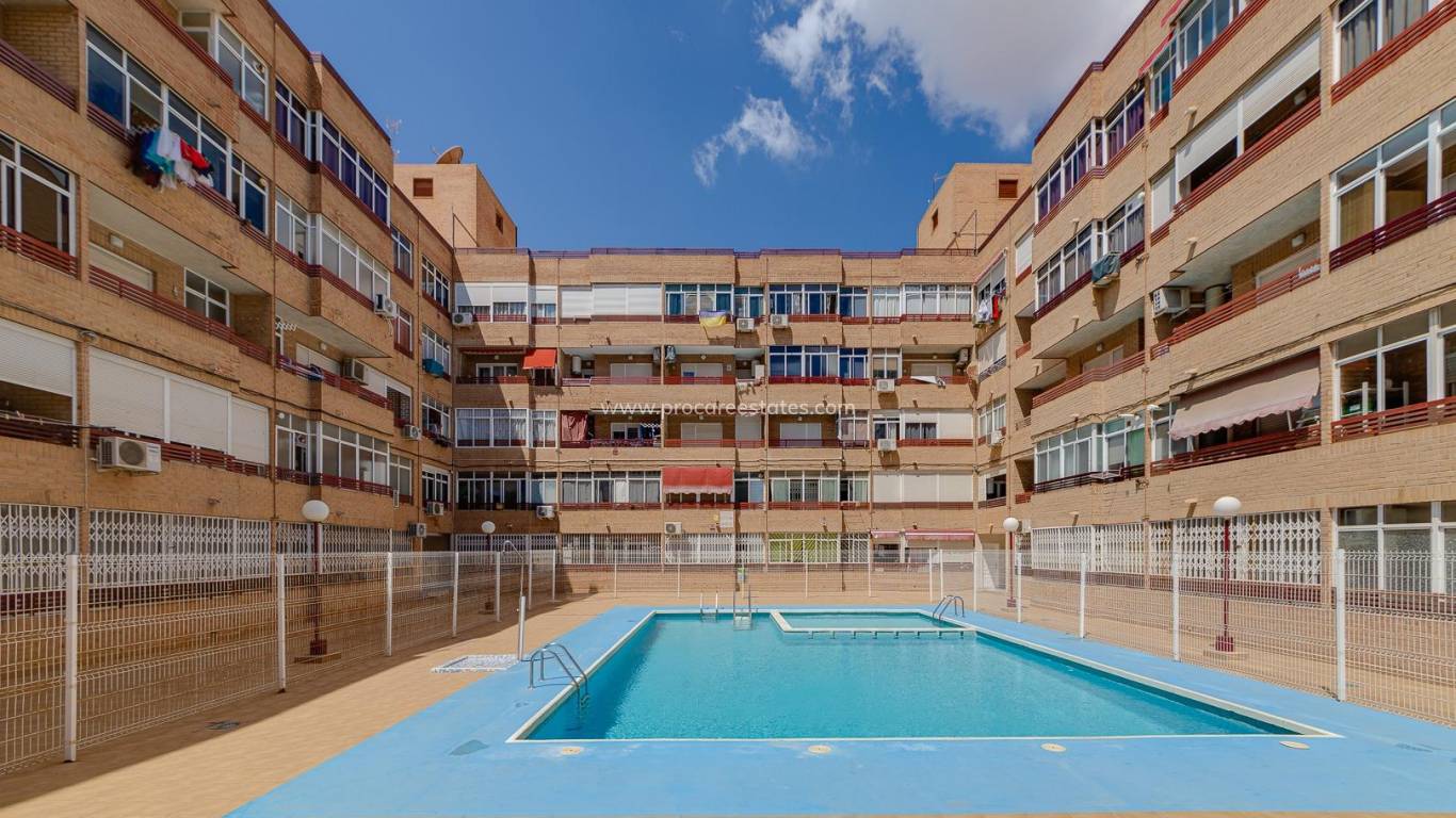 Resale - Apartment - Torrevieja - Torrevieja Center