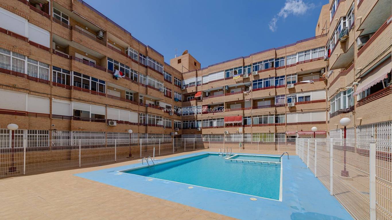 Resale - Apartment - Torrevieja - Torrevieja Center