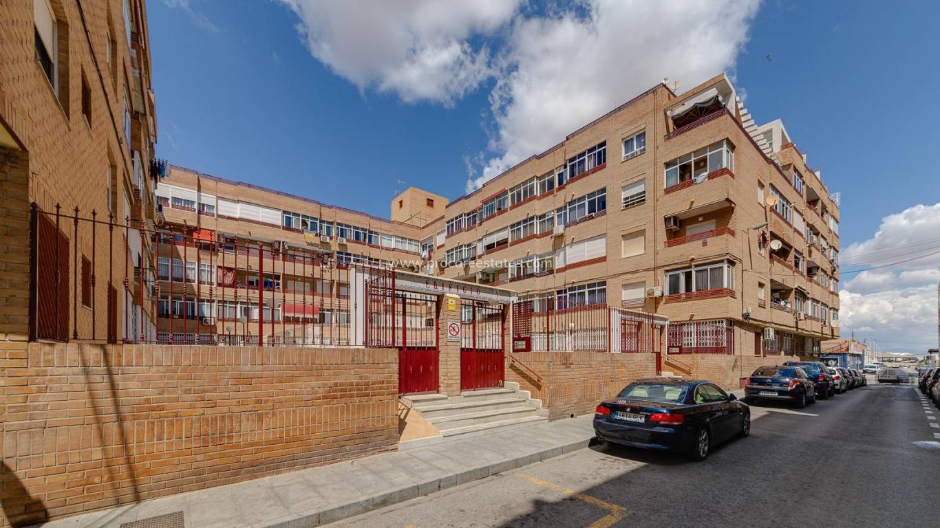 Resale - Apartment - Torrevieja - Torrevieja Center