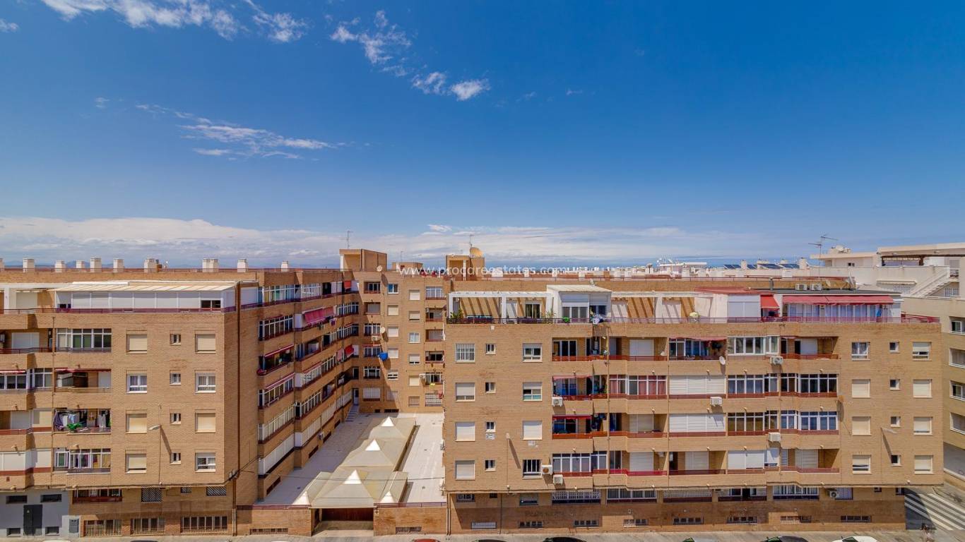 Resale - Apartment - Torrevieja - Torrevieja Center