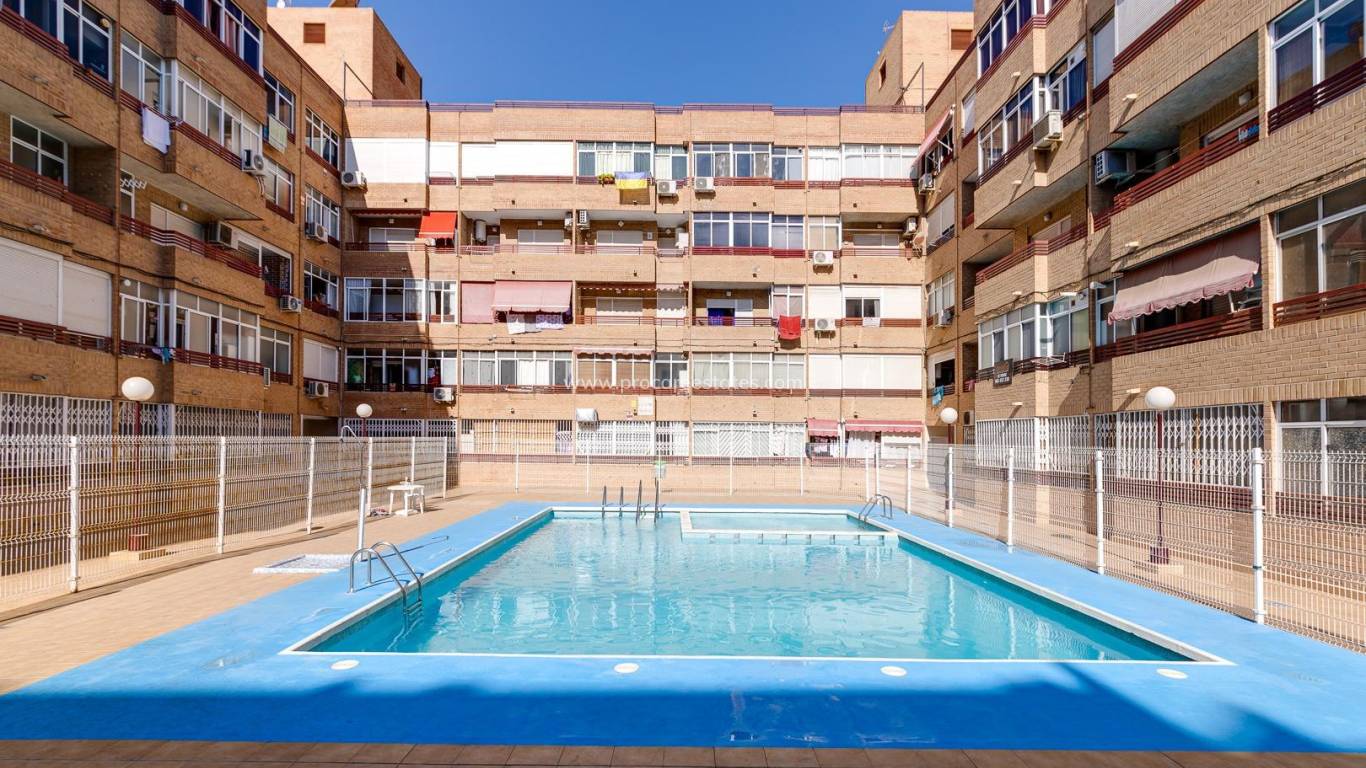 Resale - Apartment - Torrevieja - Torrevieja Center