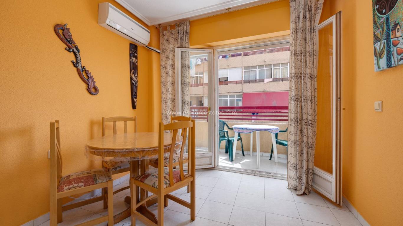 Resale - Apartment - Torrevieja - Torrevieja Center