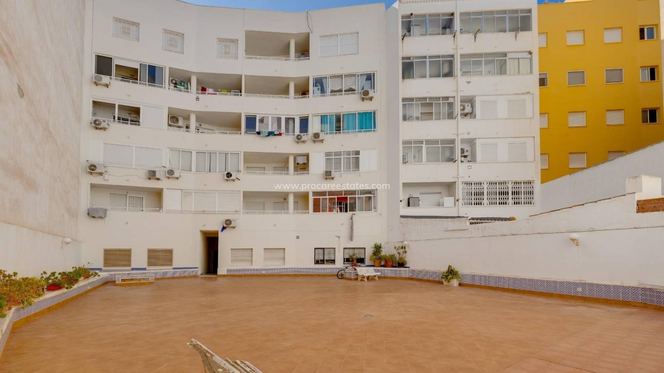 Resale - Apartment - Torrevieja - Torrevieja Center