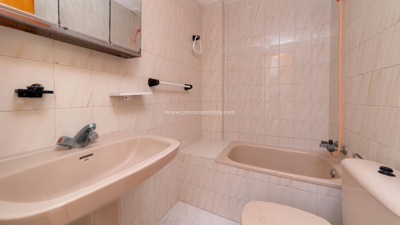 Resale - Apartment - Torrevieja - Torrevieja Center