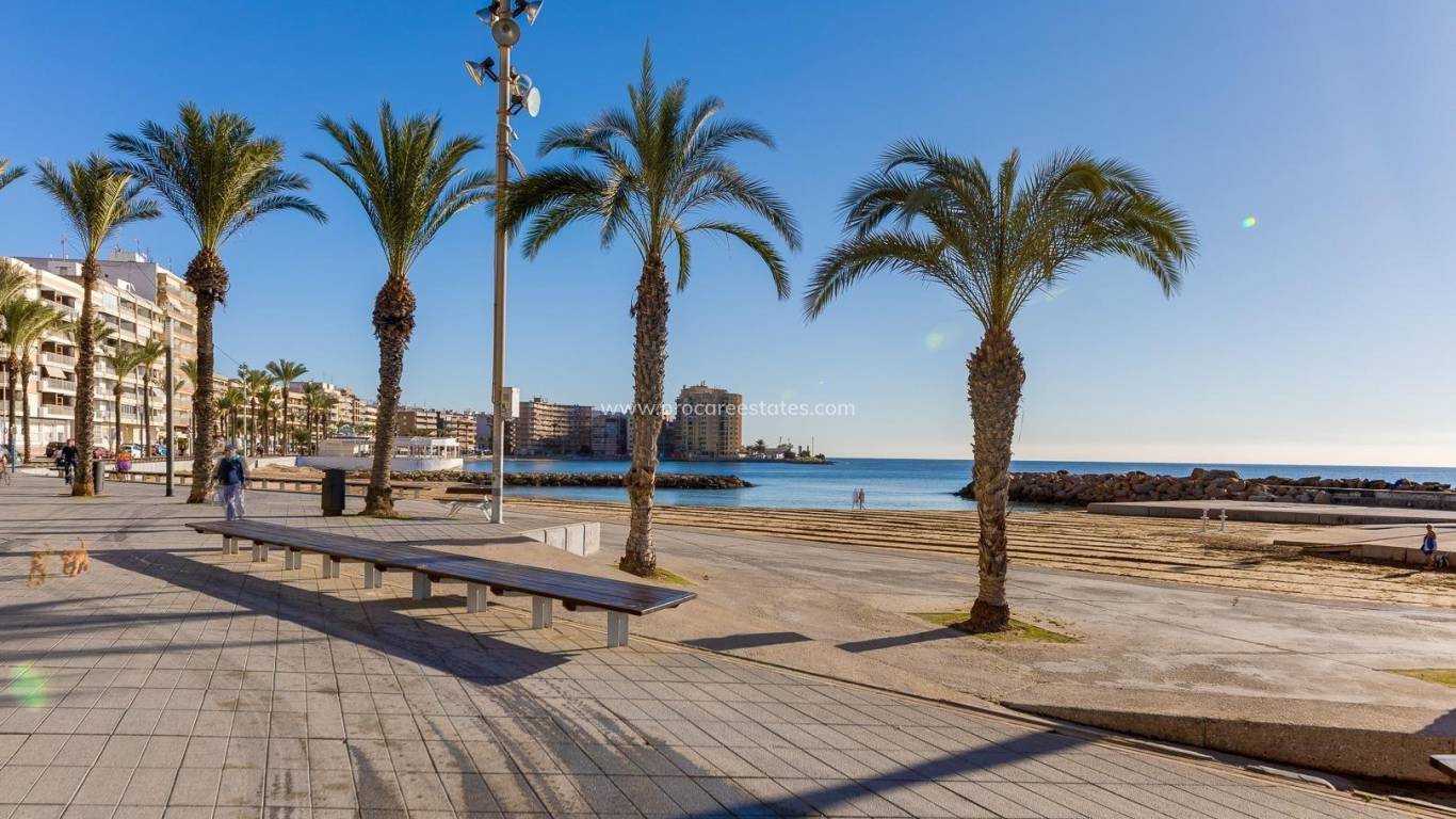 Resale - Apartment - Torrevieja - Torrevieja Center