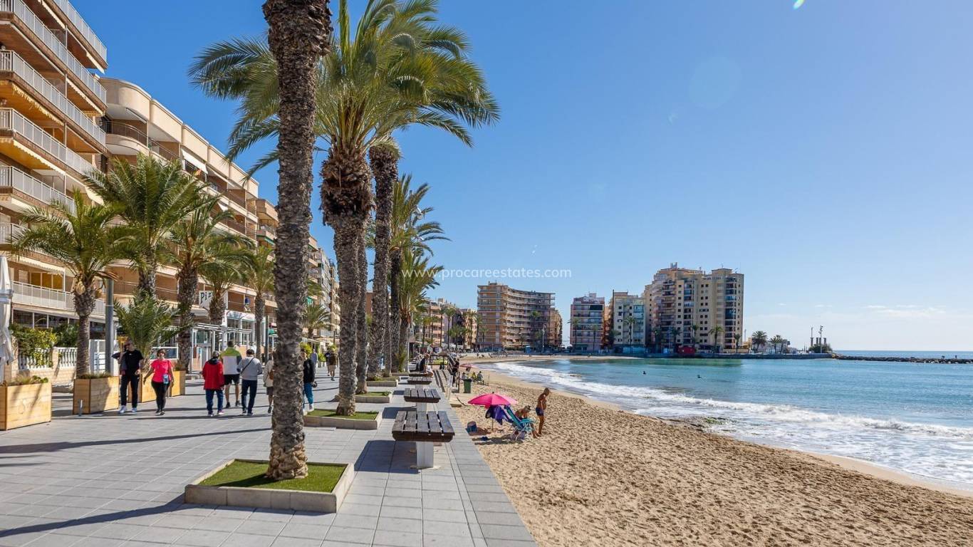 Resale - Apartment - Torrevieja - Torrevieja Center