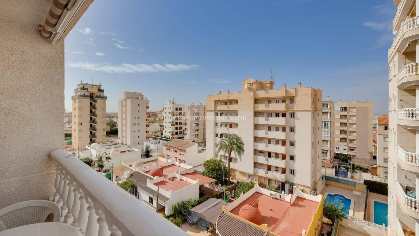 Resale - Apartment - Torrevieja - Torrevieja Center