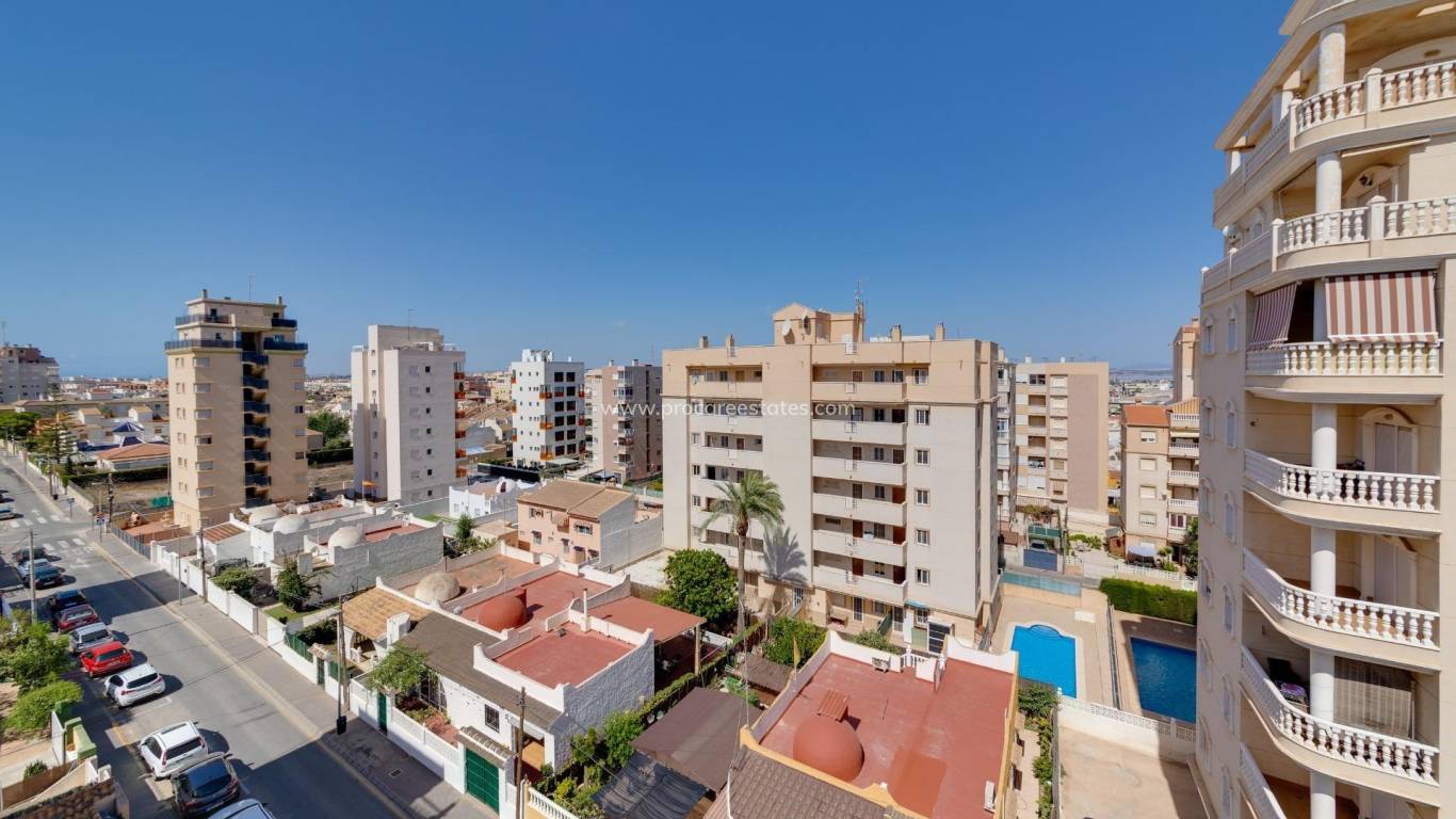 Resale - Apartment - Torrevieja - Torrevieja Center