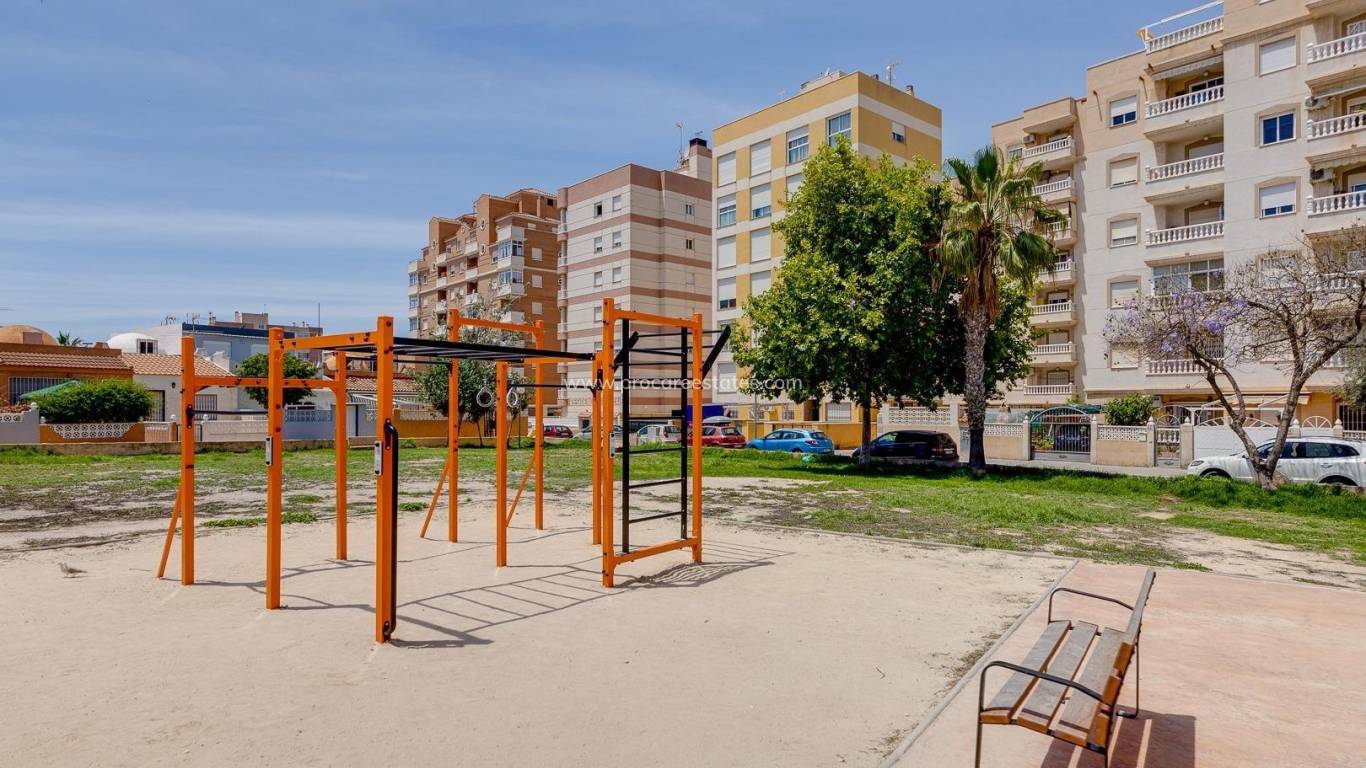 Resale - Apartment - Torrevieja - Torrevieja Center