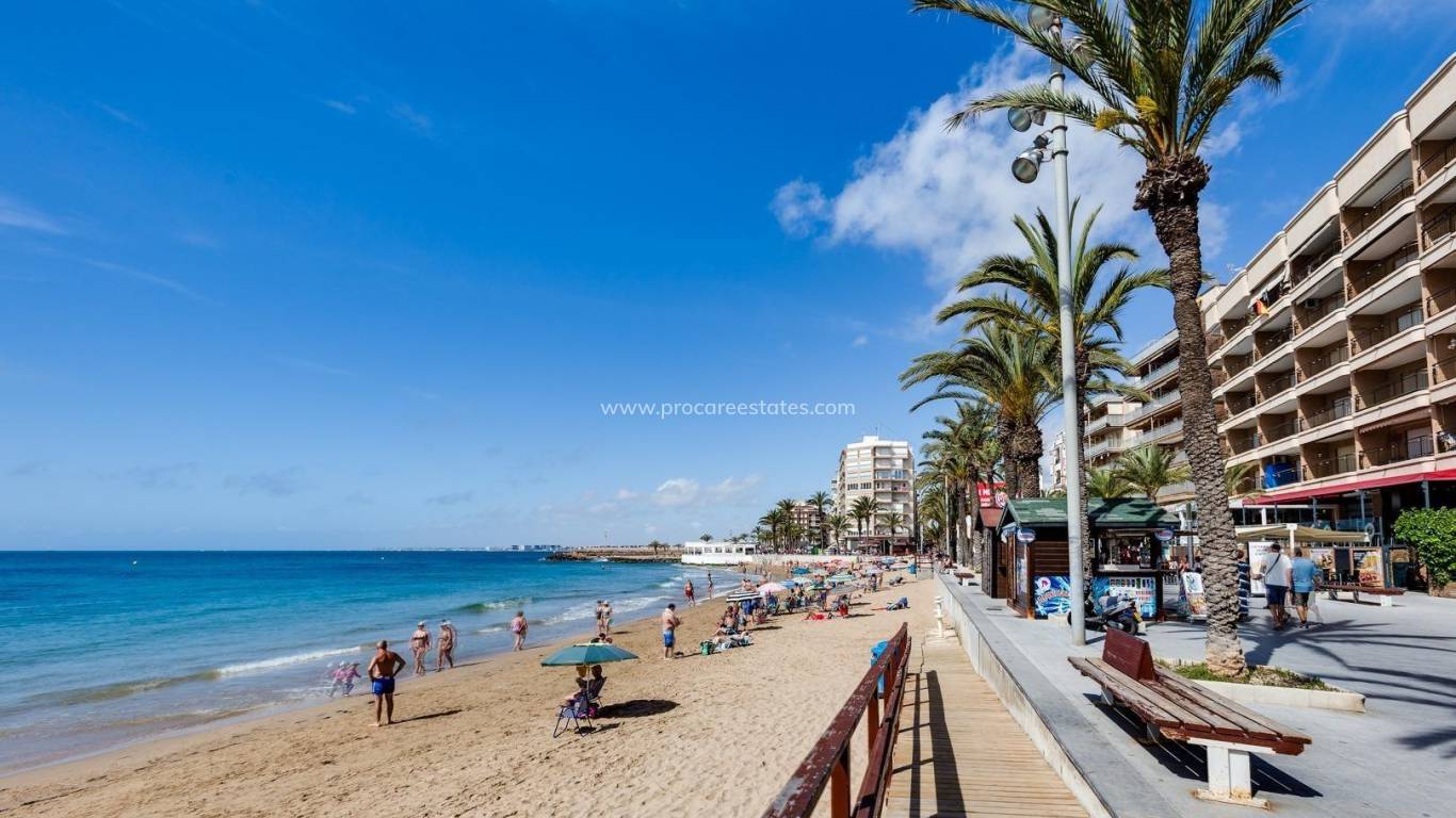 Resale - Apartment - Torrevieja - Torrevieja Center