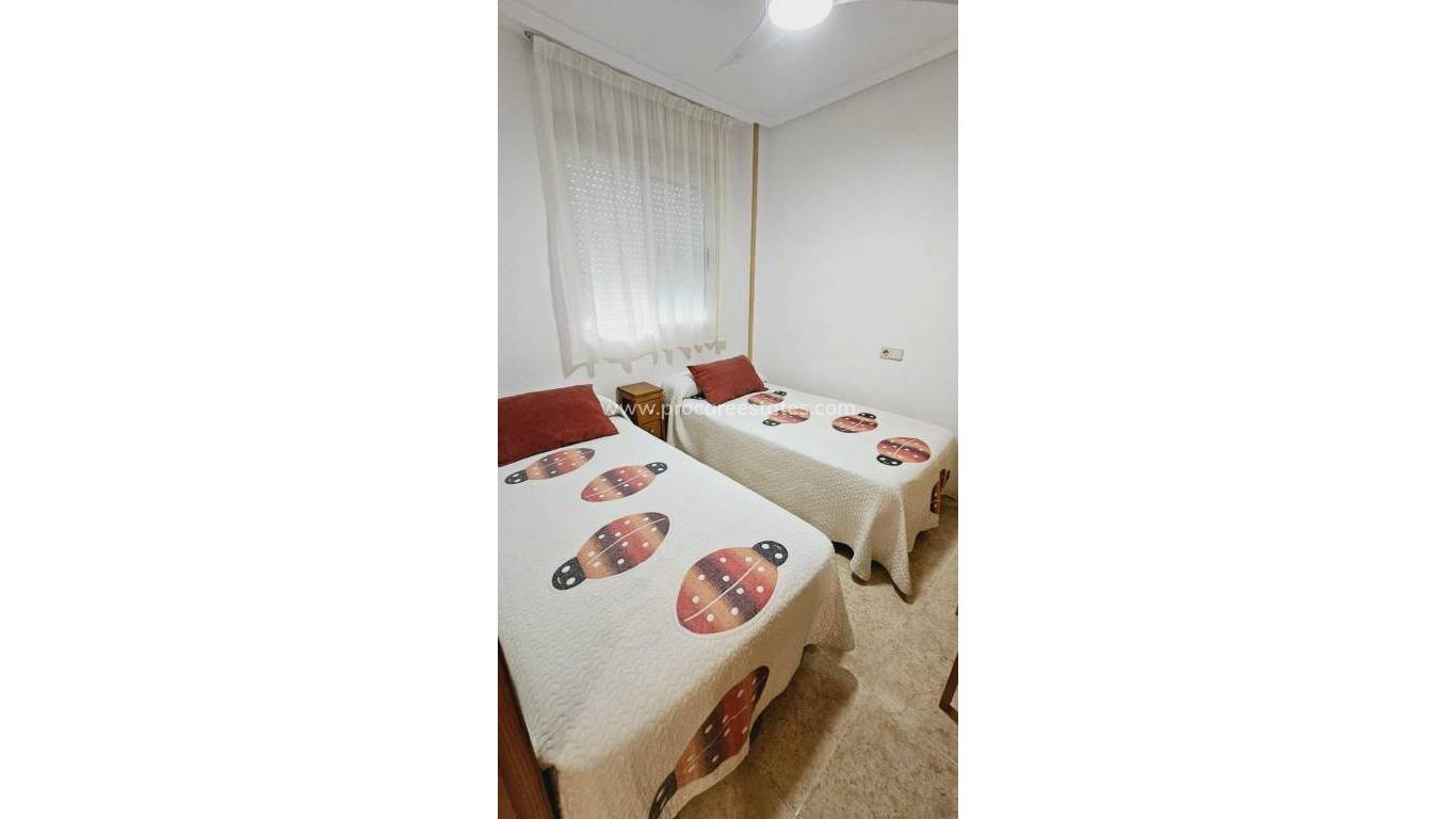 Resale - Apartment - Torrevieja - Torrevieja Center