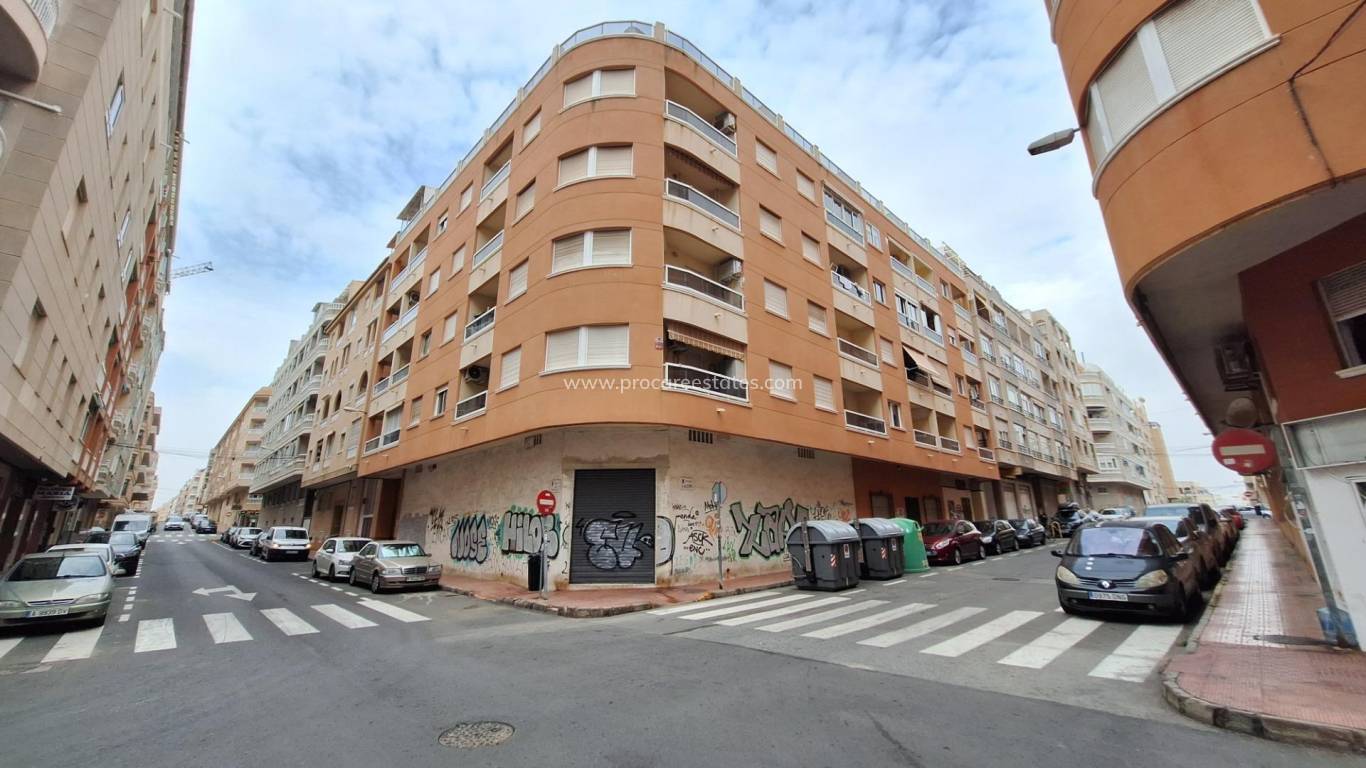 Resale - Apartment - Torrevieja - Torrevieja Center