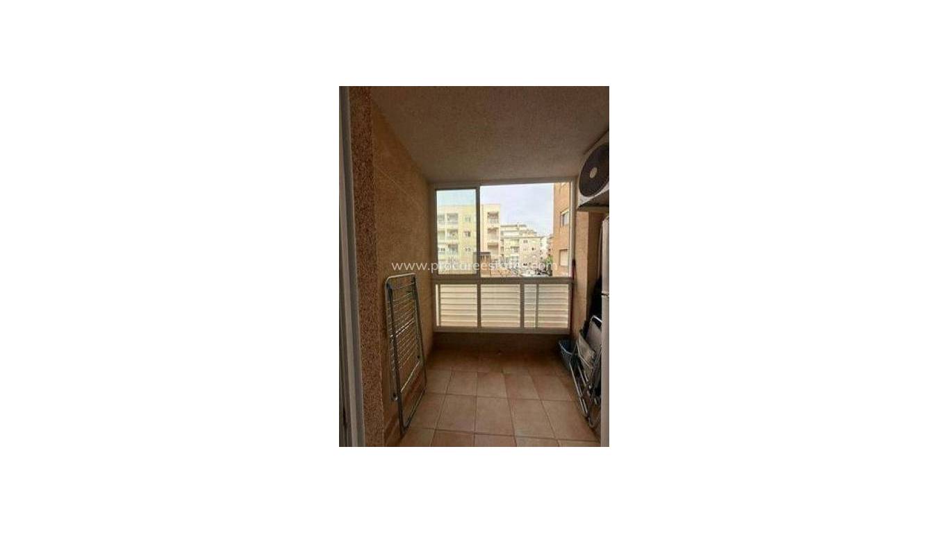 Resale - Apartment - Torrevieja - Torrevieja Center