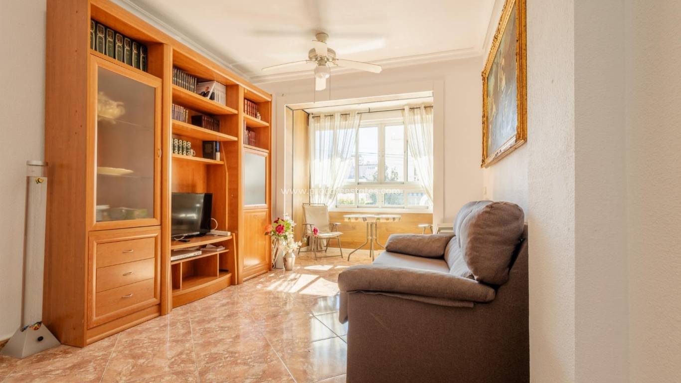 Resale - Apartment - Torrevieja - Torrevieja Center