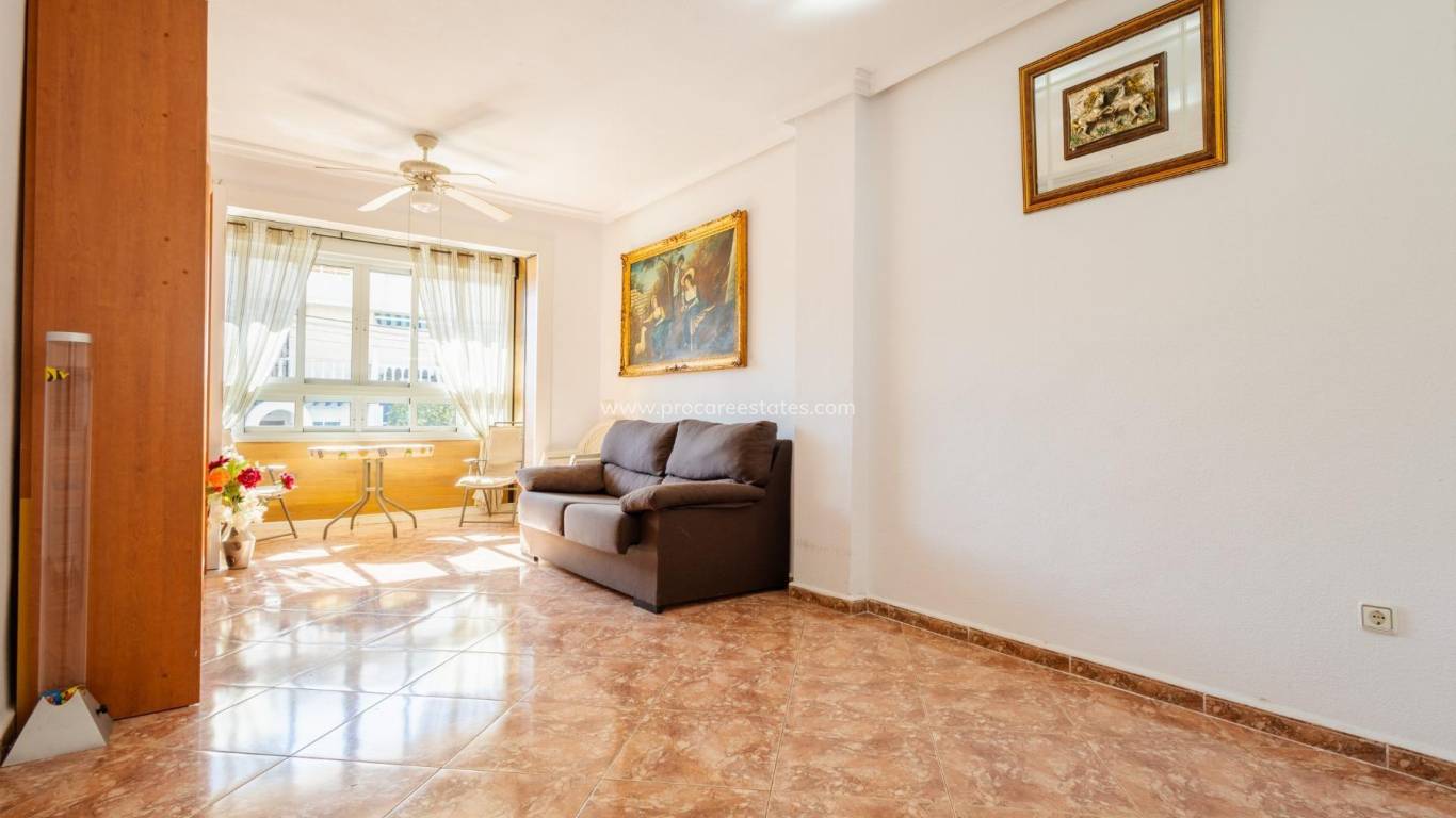 Resale - Apartment - Torrevieja - Torrevieja Center