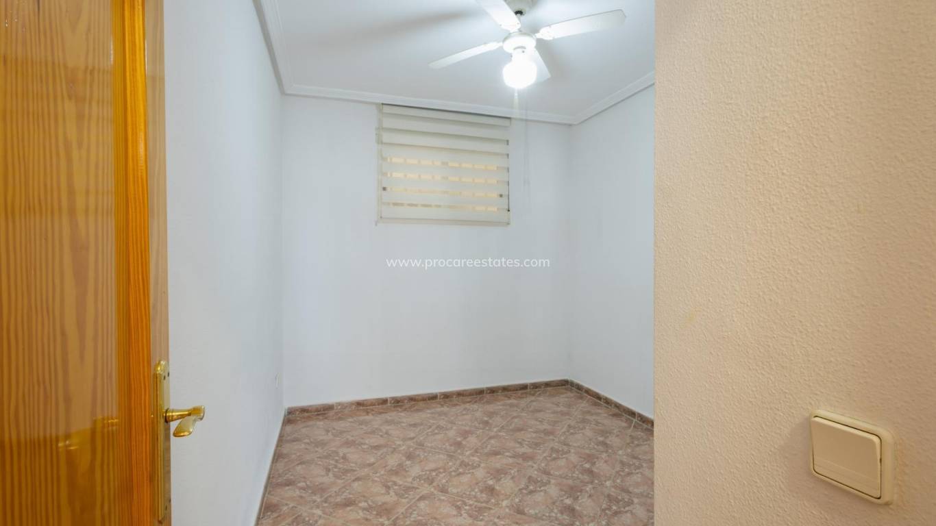 Resale - Apartment - Torrevieja - Torrevieja Center