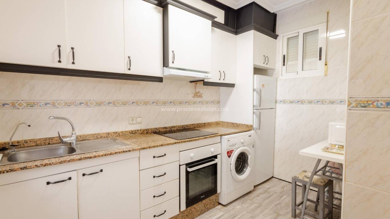 Resale - Apartment - Torrevieja - Torrevieja Center