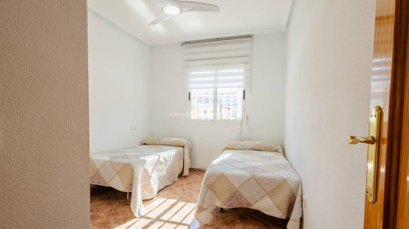 Resale - Apartment - Torrevieja - Torrevieja Center