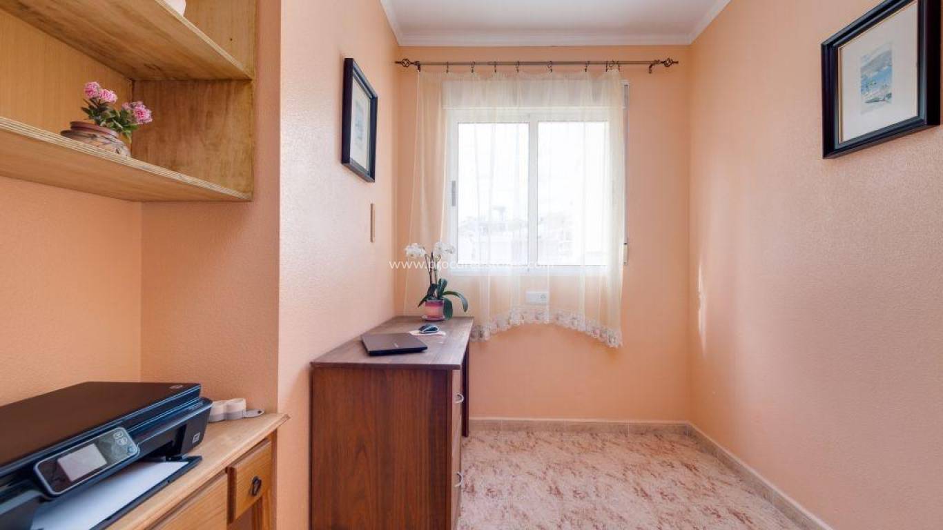 Resale - Apartment - Torrevieja - Torrevieja Center