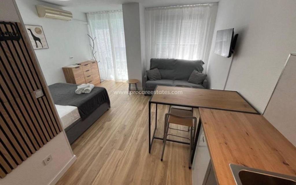 Resale - Apartment - Torrevieja - Torrevieja Center