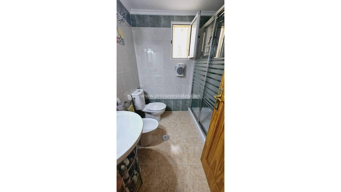 Resale - Apartment - Torrevieja - Torrevieja Center