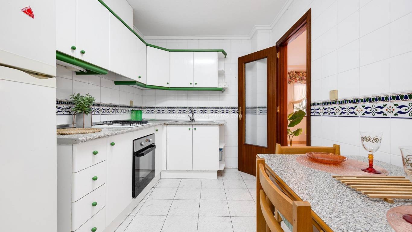 Resale - Apartment - Torrevieja - Torrevieja Center