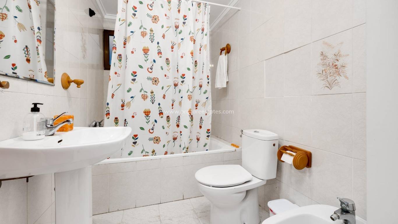 Resale - Apartment - Torrevieja - Torrevieja Center