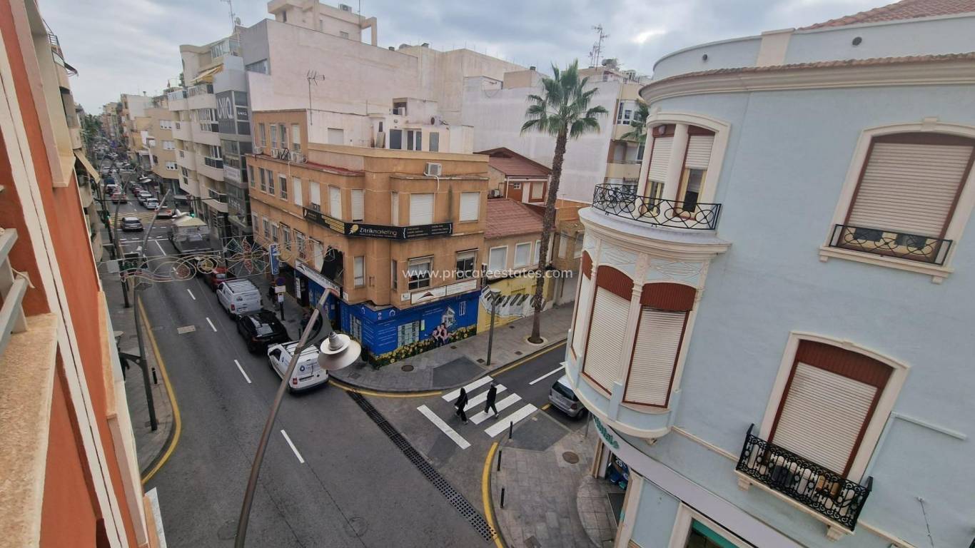 Resale - Apartment - Torrevieja - Torrevieja Center