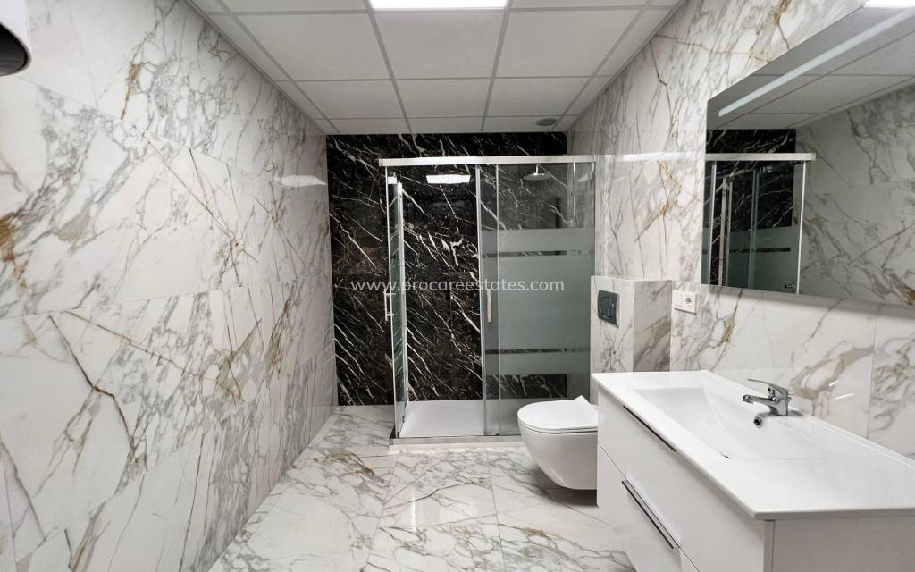 Resale - Apartment - Torrevieja - Torrevieja Center