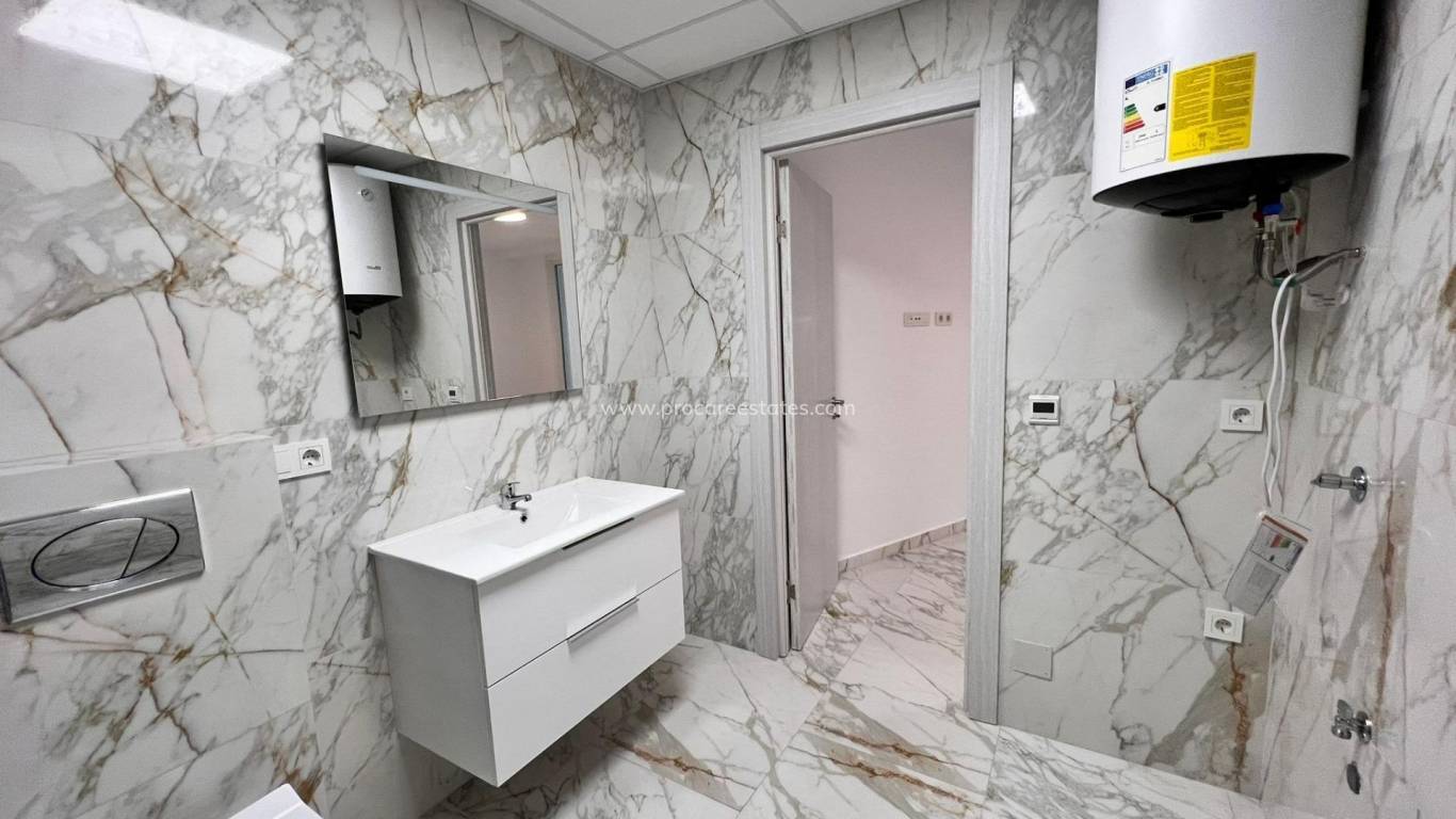 Resale - Apartment - Torrevieja - Torrevieja Center