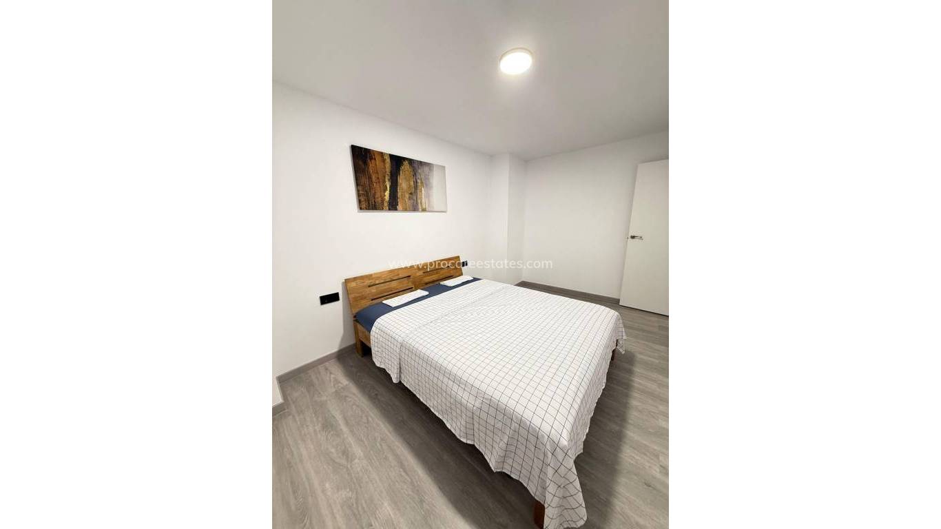 Resale - Apartment - Torrevieja - Torrevieja Center