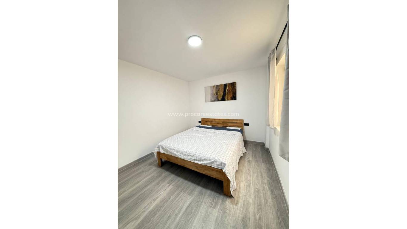 Resale - Apartment - Torrevieja - Torrevieja Center