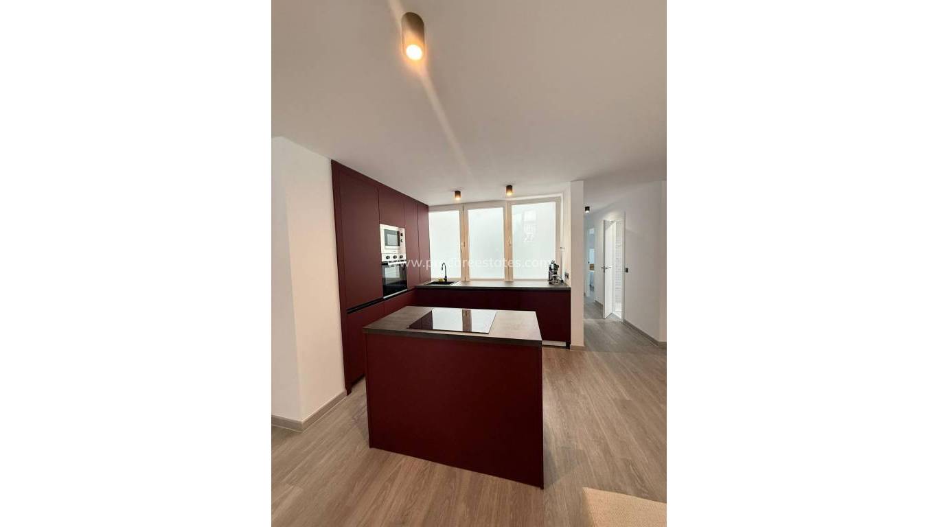 Resale - Apartment - Torrevieja - Torrevieja Center