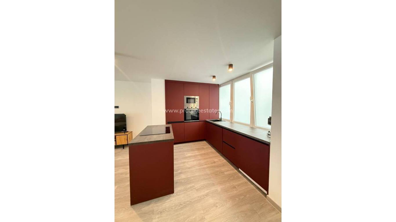 Resale - Apartment - Torrevieja - Torrevieja Center