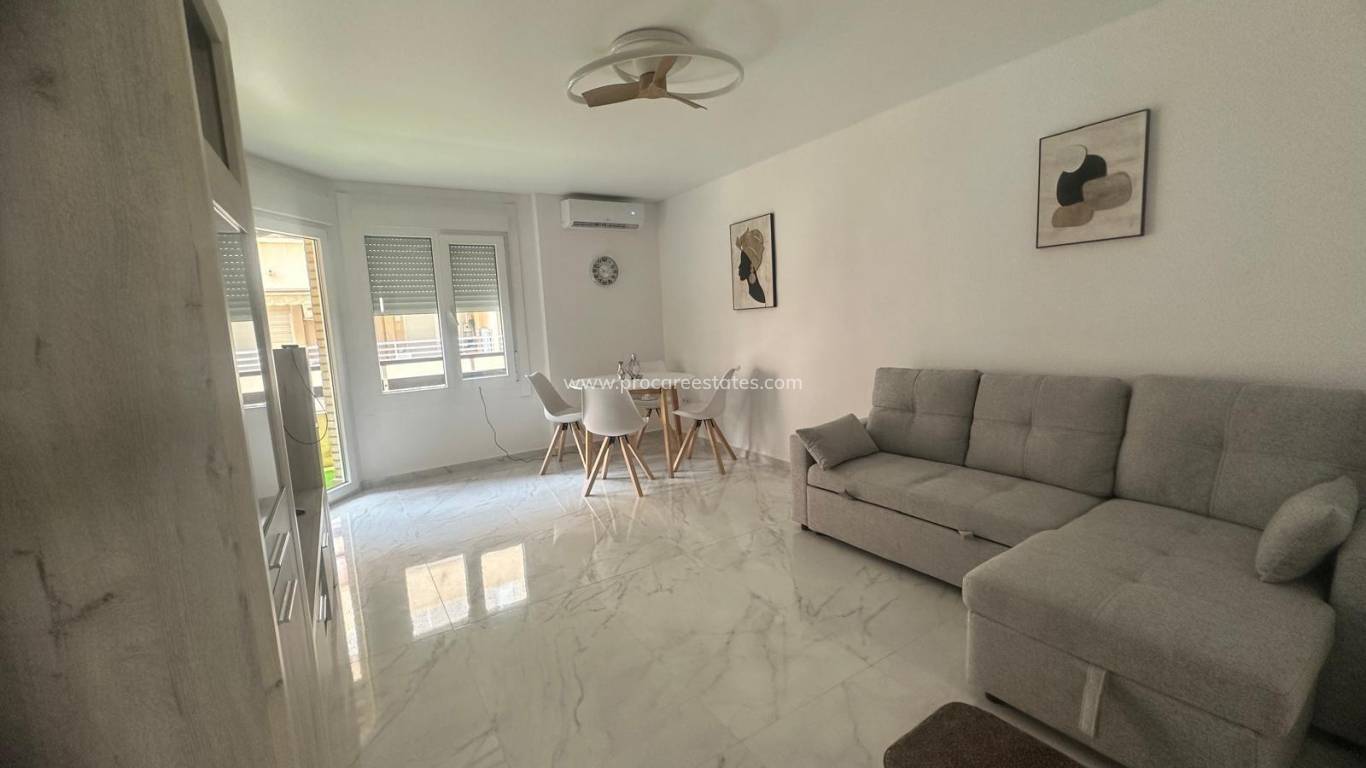 Resale - Apartment - Torrevieja - Torrevieja Center