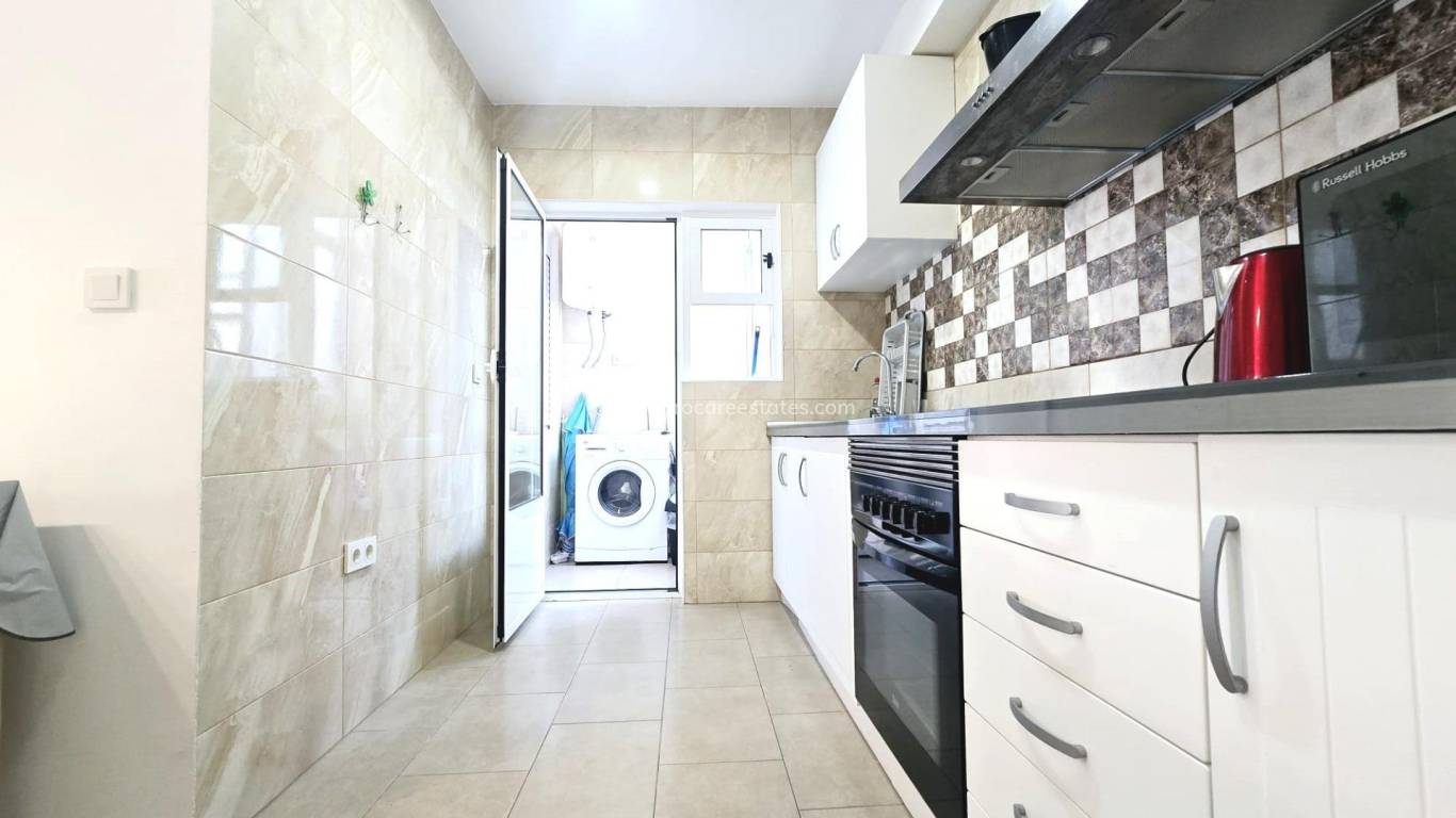 Resale - Apartment - Torrevieja - Torrevieja Center