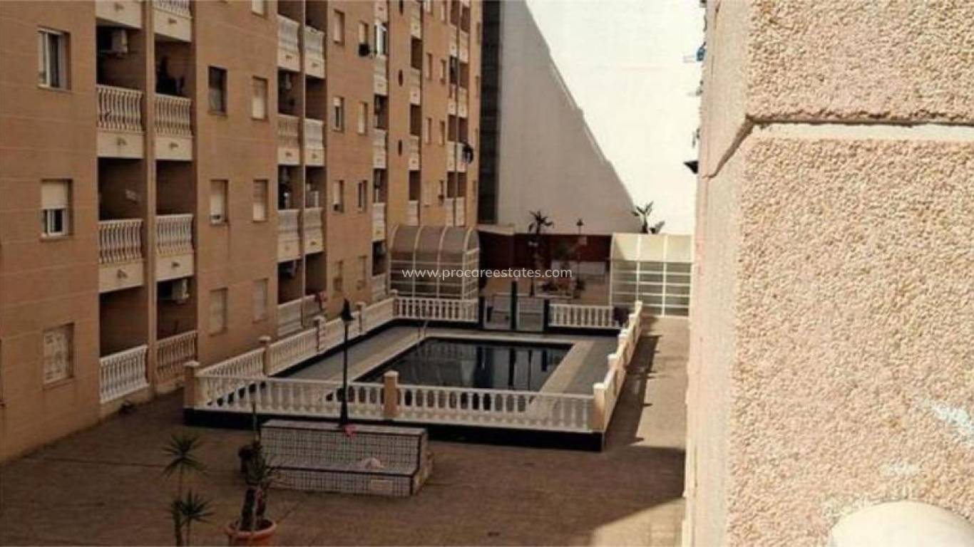 Resale - Apartment - Torrevieja - Torrevieja Center