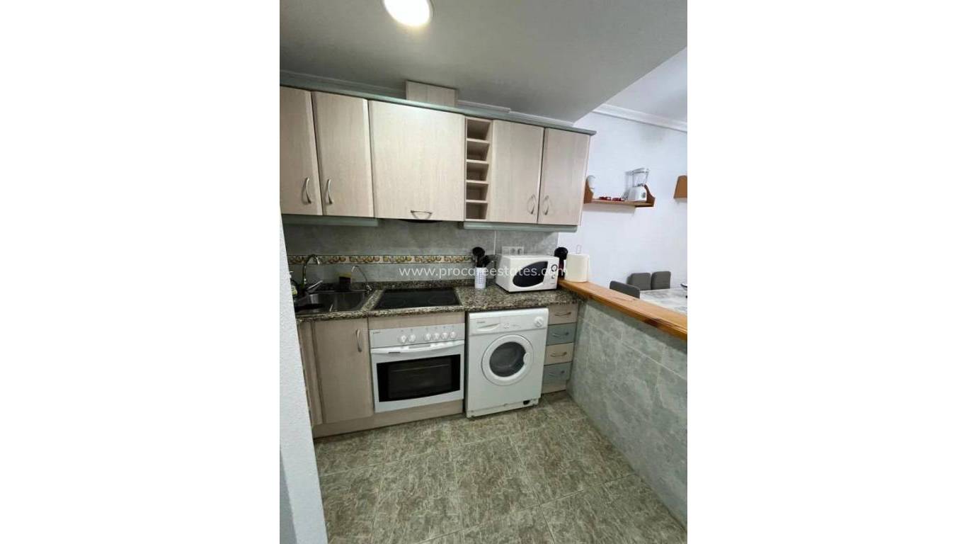 Resale - Apartment - Torrevieja - Torrevieja Center