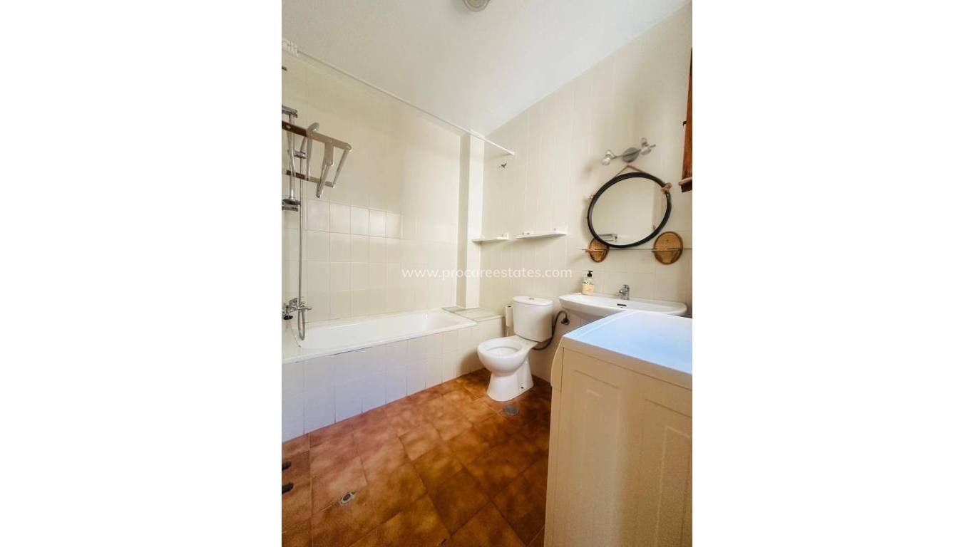 Resale - Apartment - Torrevieja - Torrevieja Center