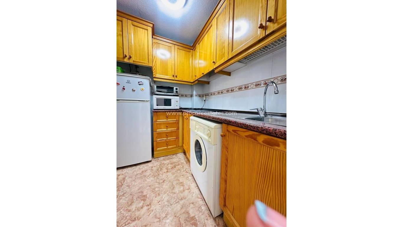 Resale - Apartment - Torrevieja - Torrevieja Center