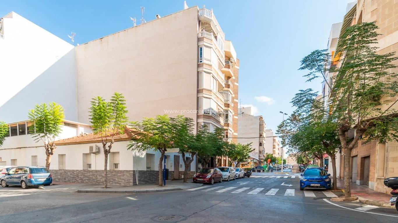 Resale - Apartment - Torrevieja - Torrevieja Center